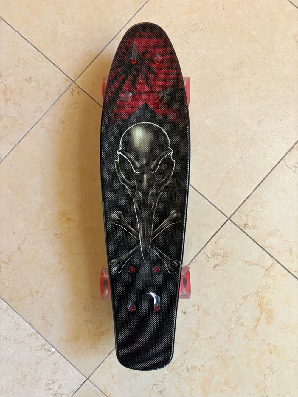 Skate board - Black/Red Graphic Cruiser Style
